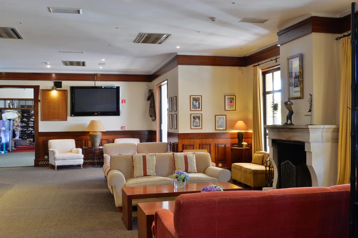Pestana Vila Sol - Vilamoura Premium Golf Resort Luaran gambar The lobby of the Inn at the Opera