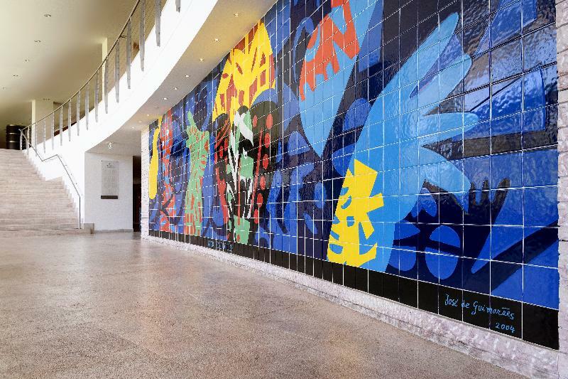 Pestana Vila Sol - Vilamoura Premium Golf Resort Luaran gambar The mural in the lobby of the National Museum of the American Indian